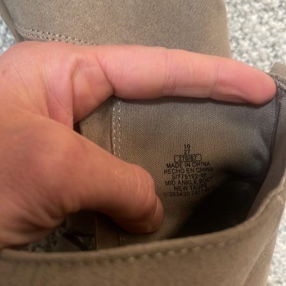 mid ankle boot old navy size 10 women’s color “new taupe” - Picture 6 of 6